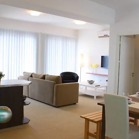 Napian 4* أيا نابا