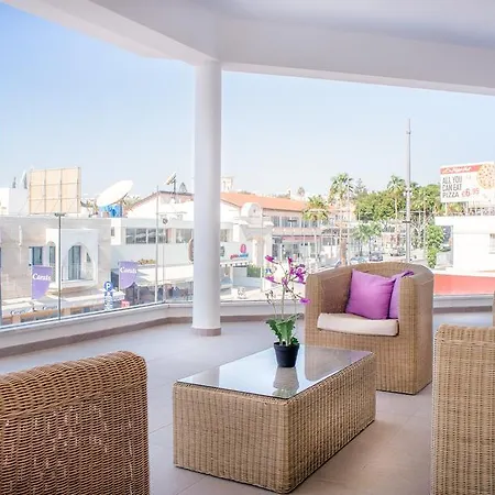 Napian أيا نابا