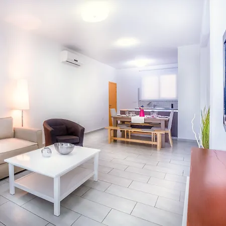 Napian מלון דירות איה נאפה